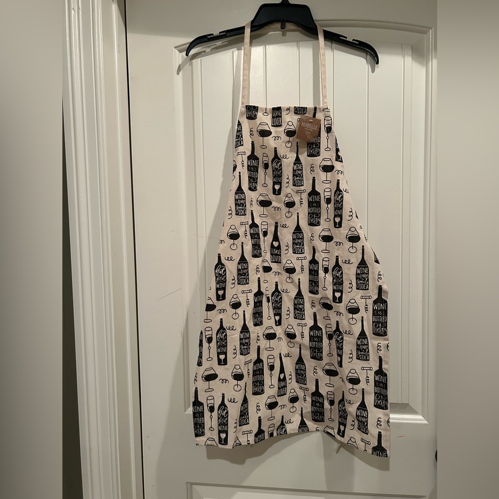 Mabelle  Unisex Repeating Pattern Apron with wine design 
New with tags